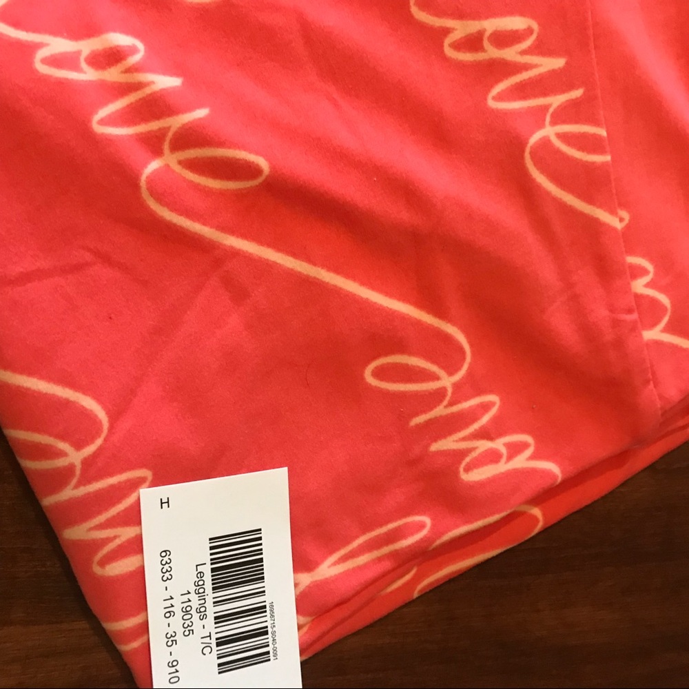 LuLaRoe Leggings! Pink w/ LOVE BNWT TC Valentines - Picture 2 of 3